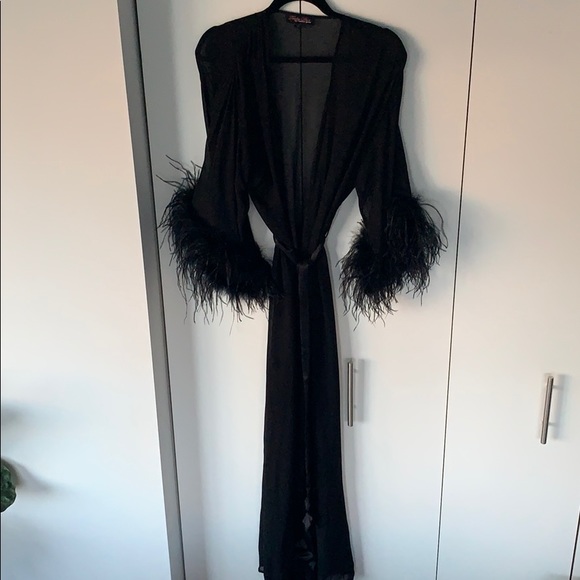 Feather Cuff Robe - Picture 4 of 11